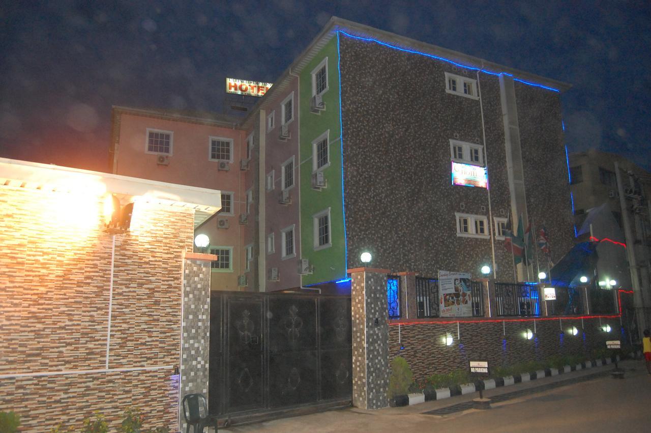 Definite Destiny Hotel Lagos Bagian luar foto