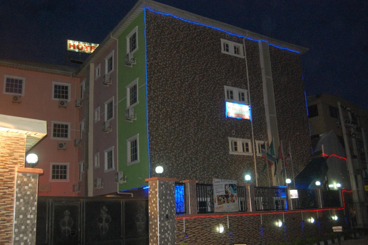 Definite Destiny Hotel Lagos Bagian luar foto